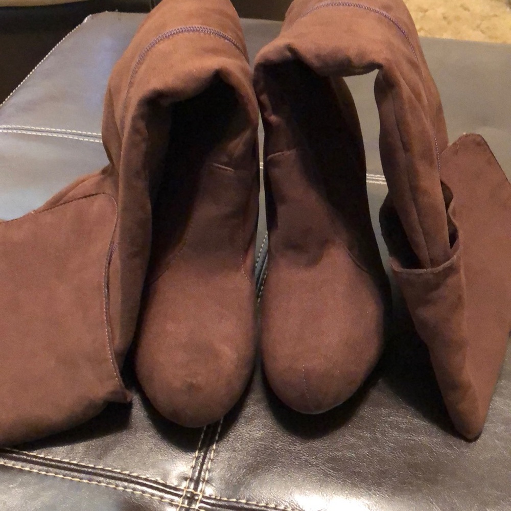 Women’s Knee High Boot